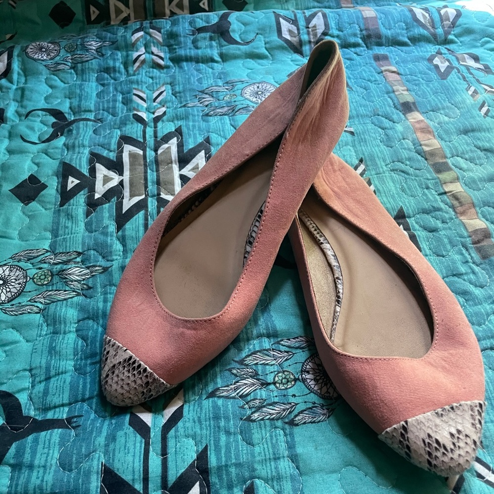 Pink snakeskin shoes